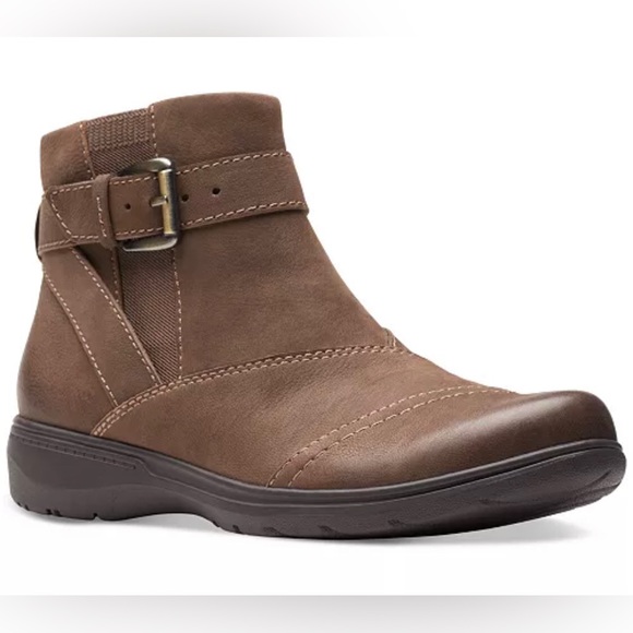 Clarks Shoes - NWOT Clarks Collection Carleigh Dalia Ankle
Boots Taupe Nubuck Leather 8.5 or 8